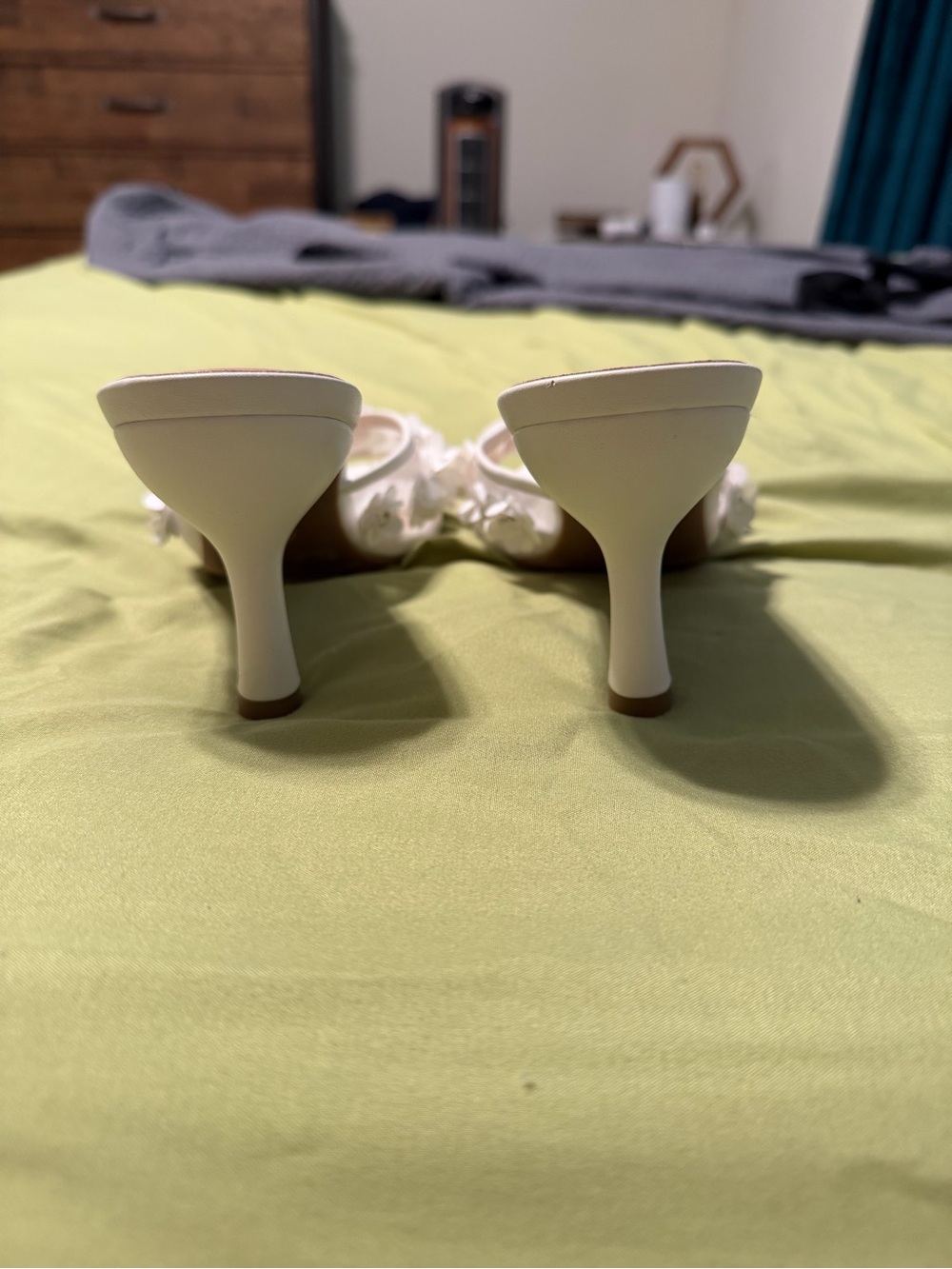 Floral appliqué kitten heels - Picture 3 of 5